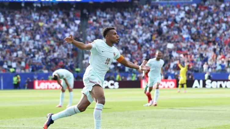 Mbappé quedó a un gol de Messi y amenaza su récord histórico en los Mundiales