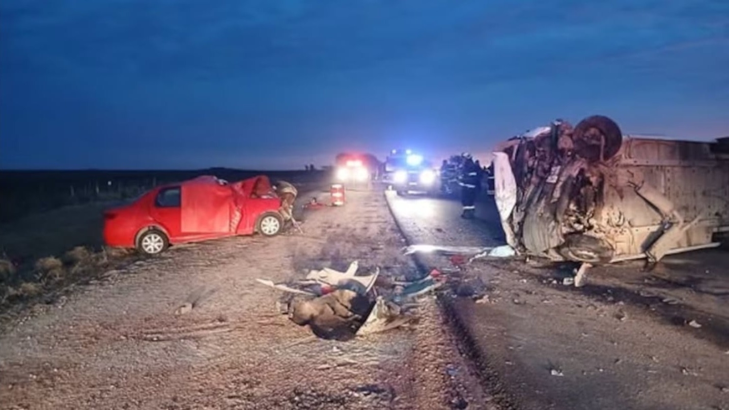 Dos muertos y 16 heridos tras el choque de un micro de un equipo infantil