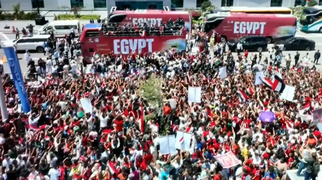 Una multitud recibió a Egipto y Salah prometió un nuevo comienzo
