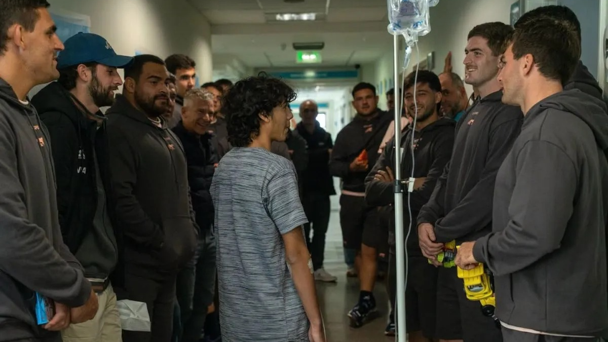 Los Pumas compartieron una jornada solidaria en el Hospital Rawson