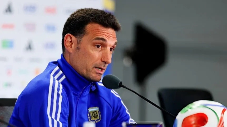 Scaloni sobre las "ayudas" a la Selección Argentina: "No existe"