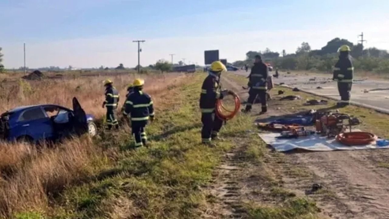 Un terrible choque frontal en ruta dejó un muerto y cuatro heridos