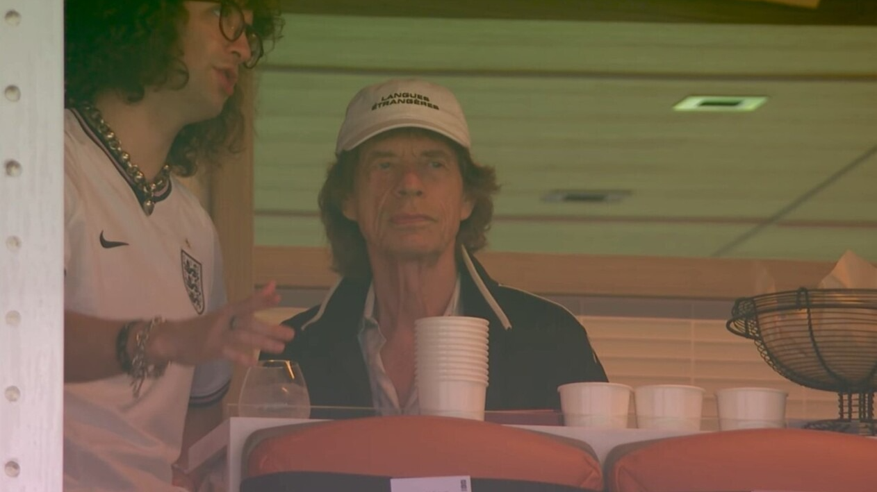 Mick Jagger sorprendió en la tribuna durante el duelo entre Inglaterra y Noruega