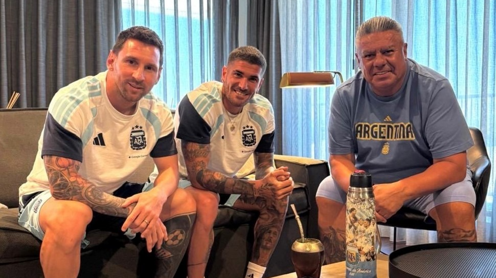 Chiqui Tapia repitió su cábala con Messi y De Paul antes de Suiza