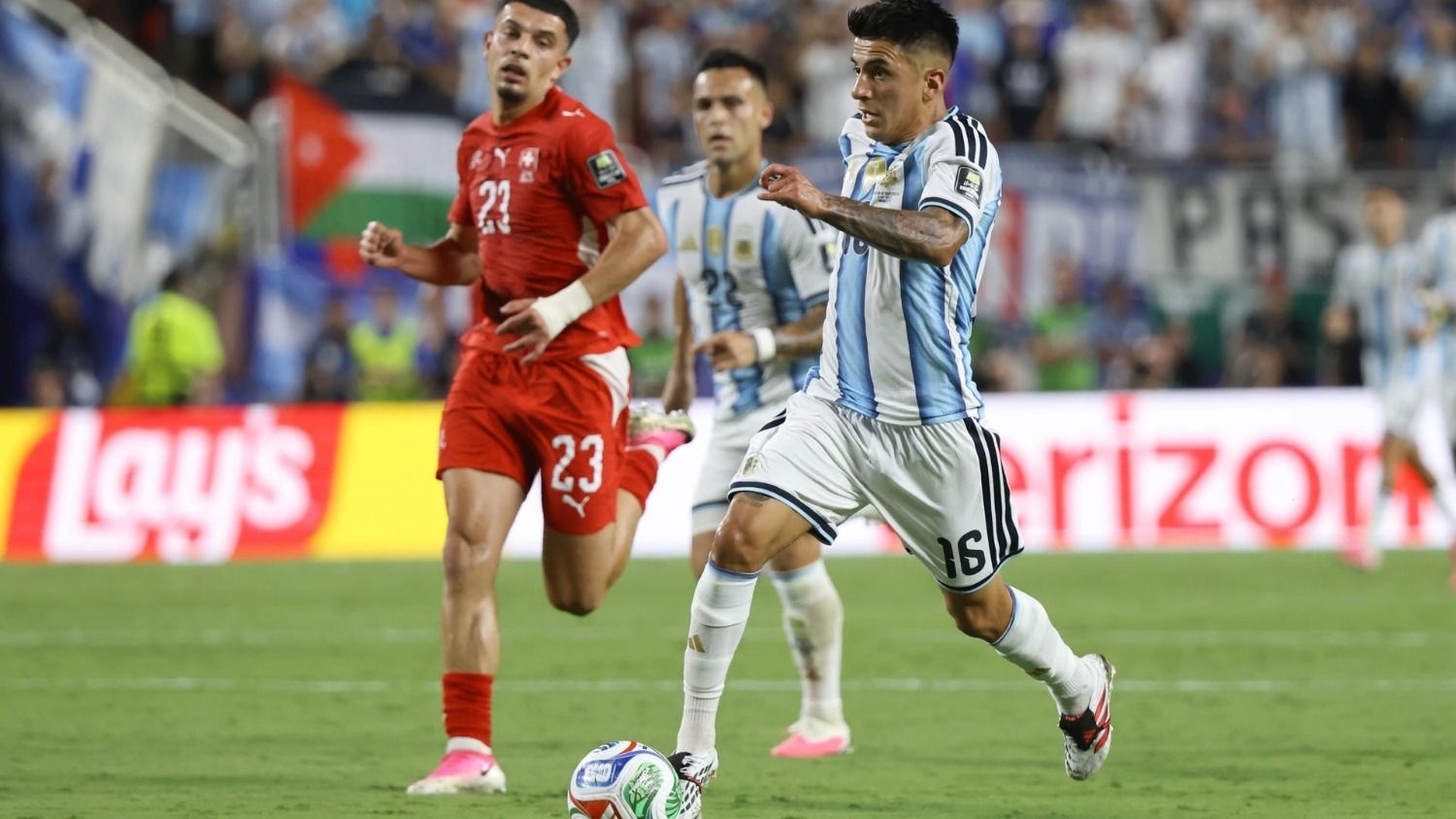 Thiago Almada: “Este Mundial es una locura, estamos acostumbrados a sufrir”