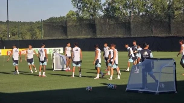 Argentina volvió a entrenarse con la mira puesta en Inglaterra