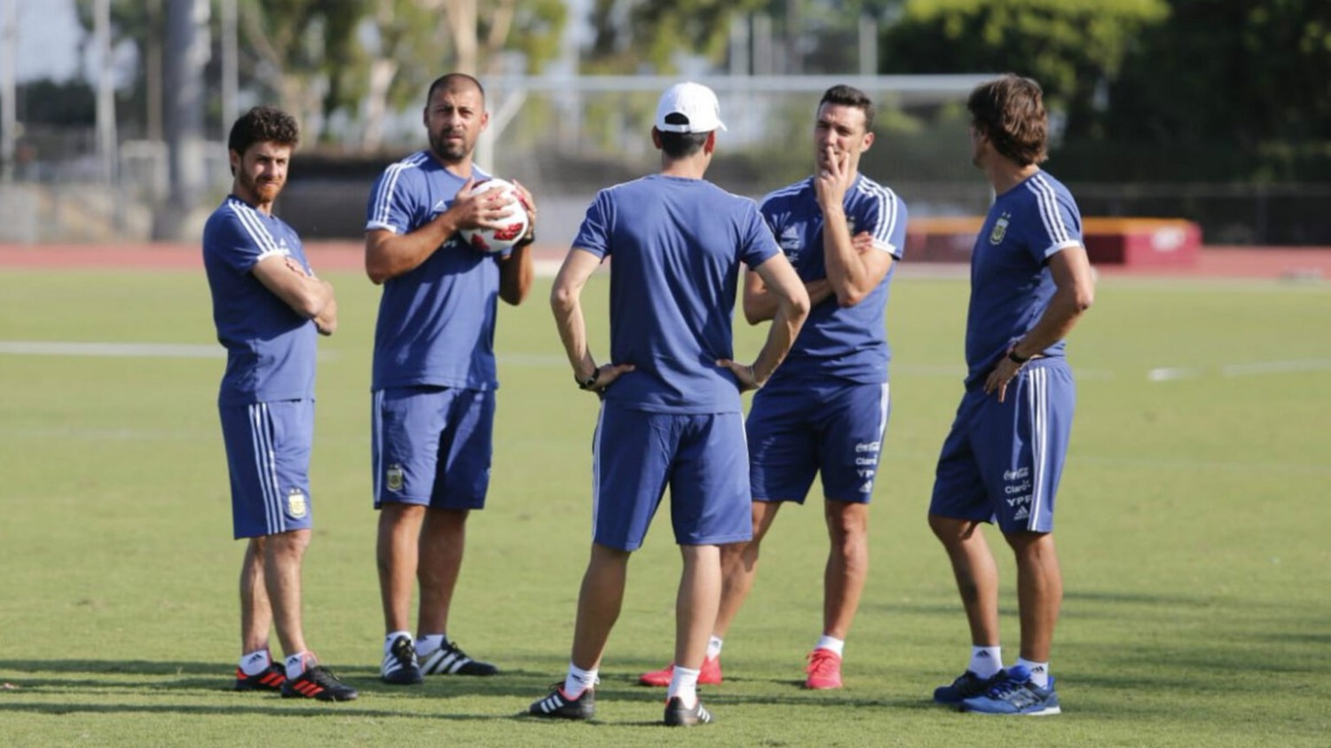 Cómo le fue al cuerpo técnico argentino ante Inglaterra en su historia