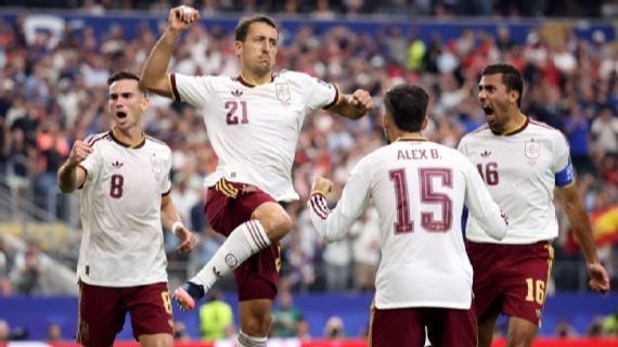 Con goles de Oyarzabal y Porro, España le gana 2-0 a Francia por un lugar en la final del Mundial