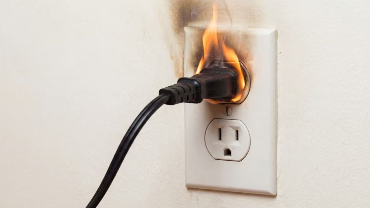El electrodoméstico que los electricistas recomiendan desenchufar siempre