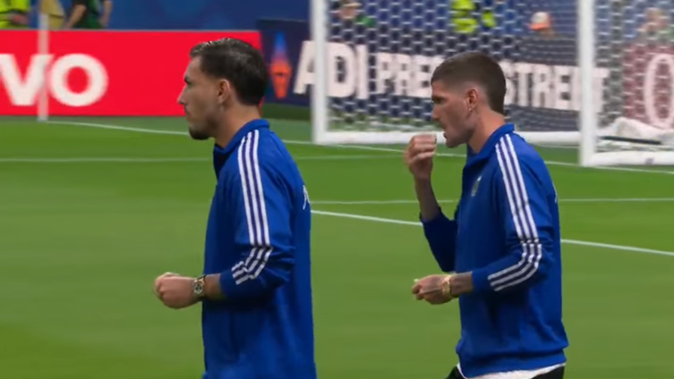 De Paul y Paredes repitieron la cábala de los caramelos antes del partido con Inglaterra