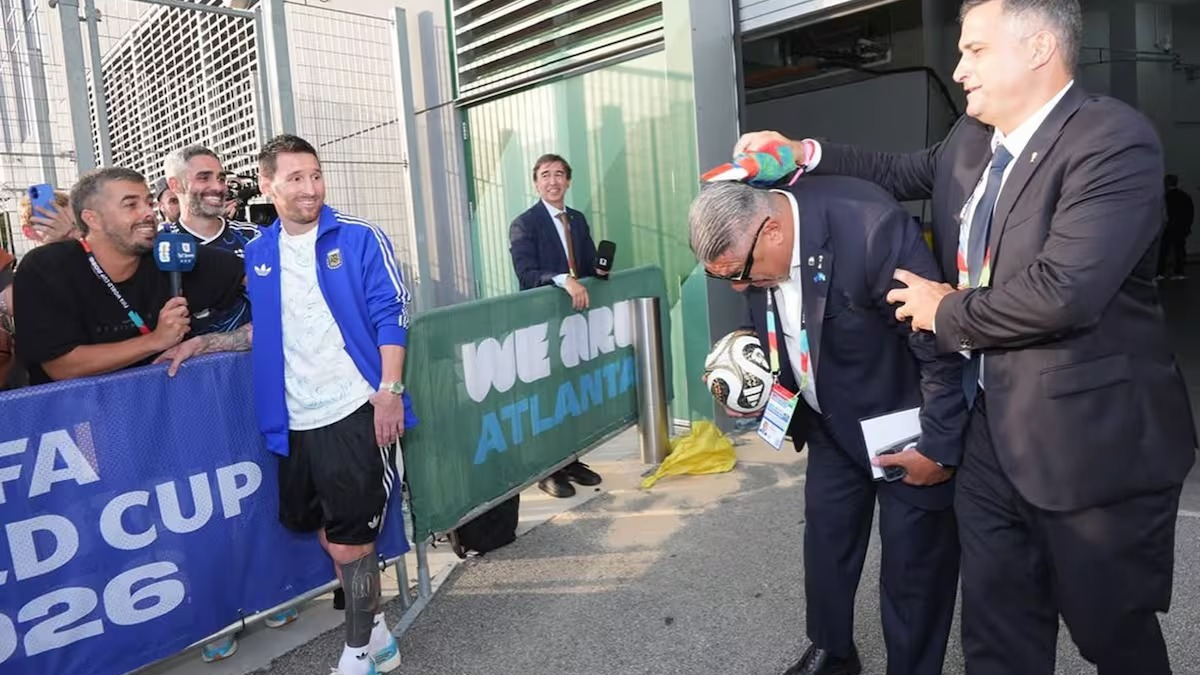 Tapia recreó su viral "secar la nuca" e hizo reír a Messi