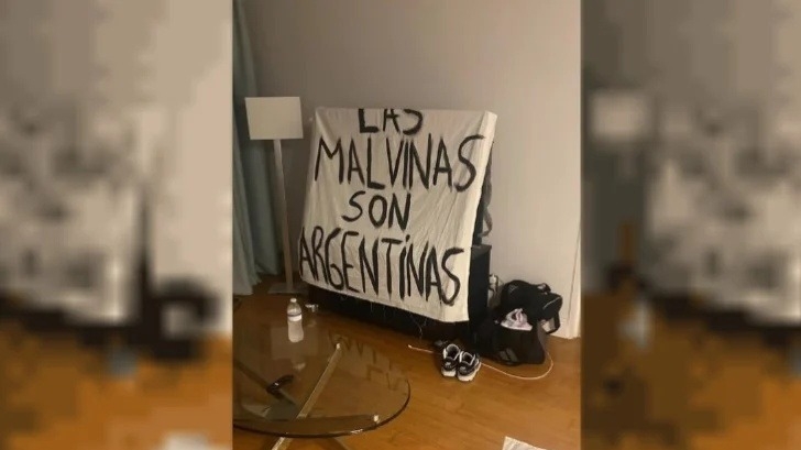 Bandera de Malvinas: la historia de cómo llegó a manos de la Selección