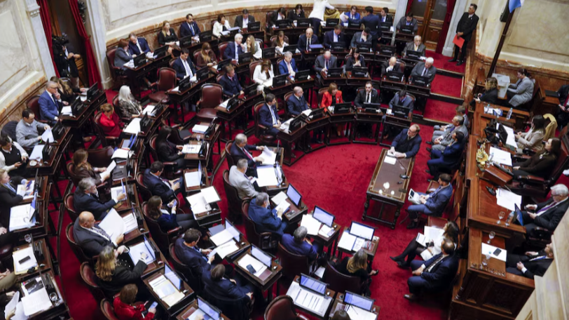 Sin acuerdo, el Senado pasó para agosto la Ley de Propiedad Privada