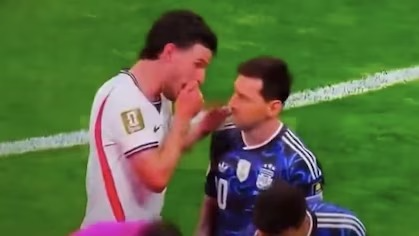 El gesto de Lionel Messi con un jugador inglés que pudo haber sido expulsado