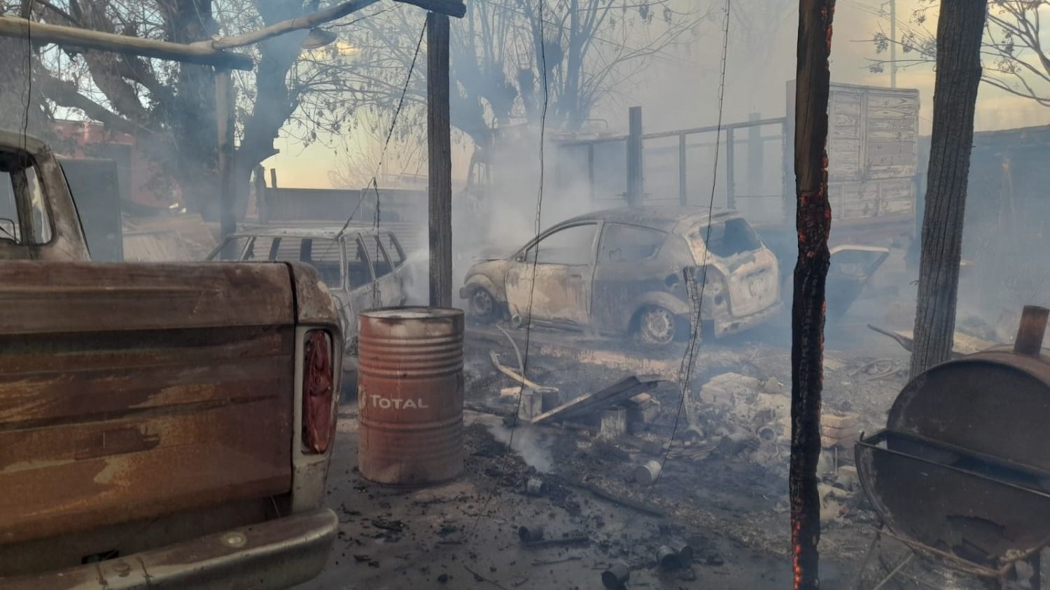 Bomberos combatió varios incendios por el Zonda y el más grave fue en Pocito