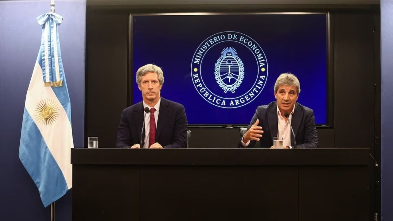 El Tesoro compró casi US$1000 millones al BCRA antes del pago a bonistas