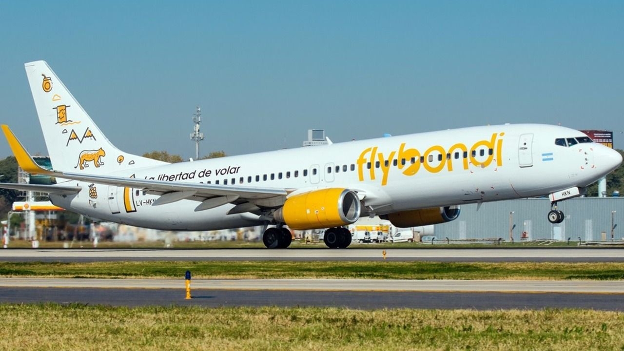 Flybondi volvió a operar y denunció una presunta gestión fraudulenta anterior