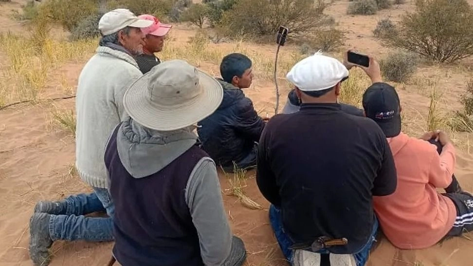 El premio para los puesteros que se volvieron virales en el desierto 