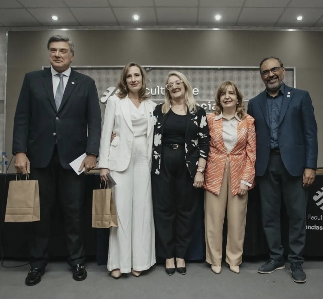 La dra Roina Lopez Galoviche (de blanco), prepara junto a su equipo un nuevo posgrado. 