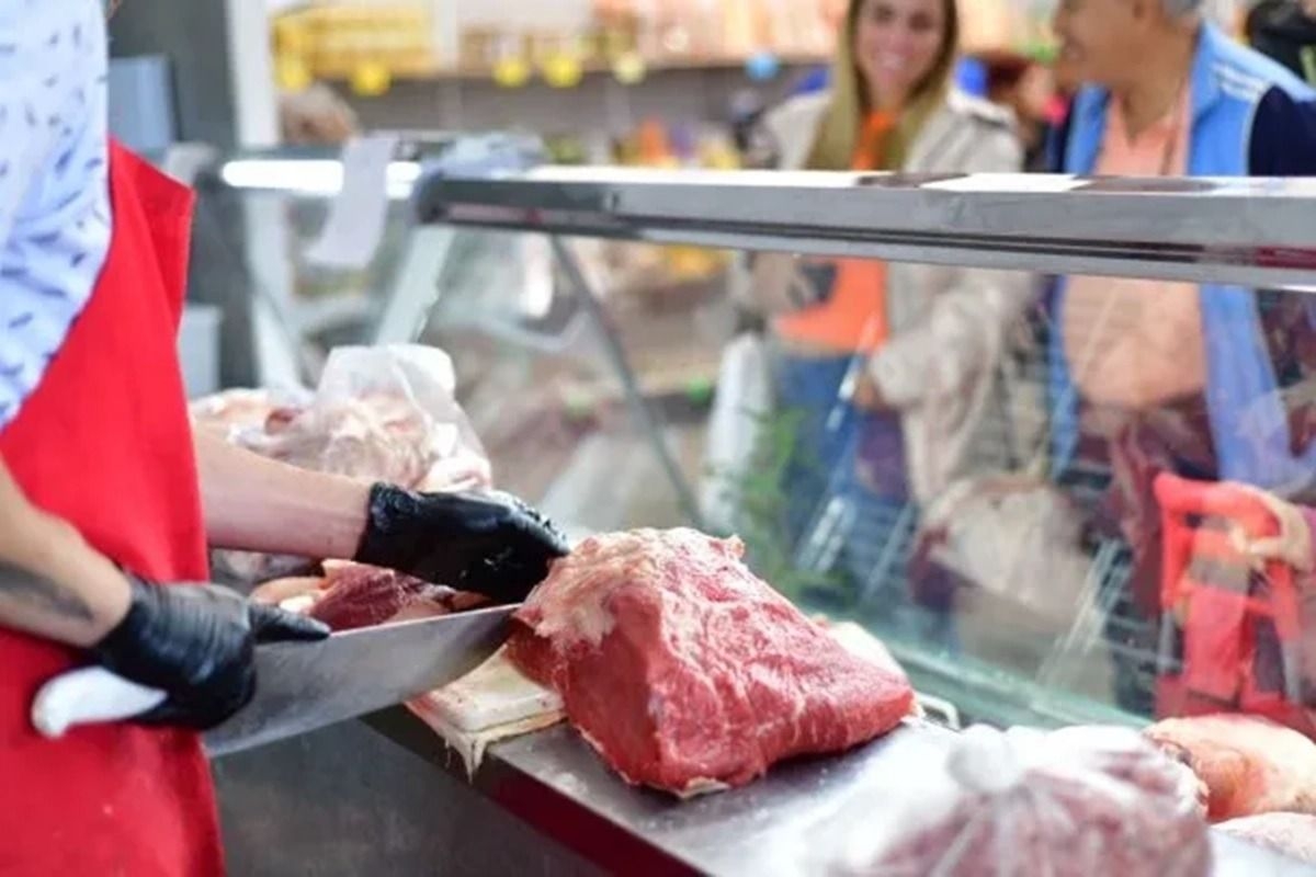 El consumo de carne se hundió más de seis puntos en mayo