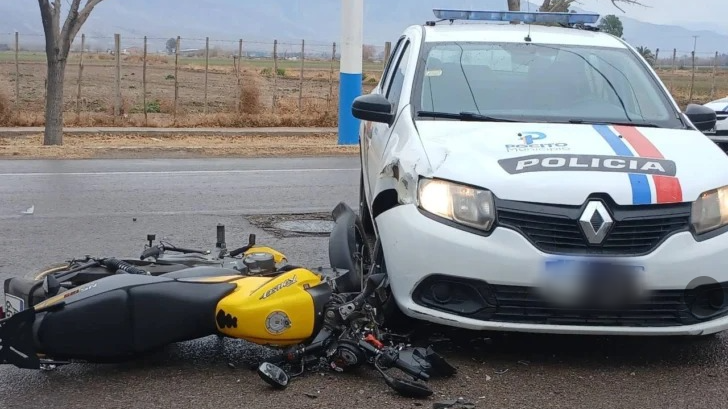 Una motociclista resultó herida tras chocar con un patrullero en Pocito