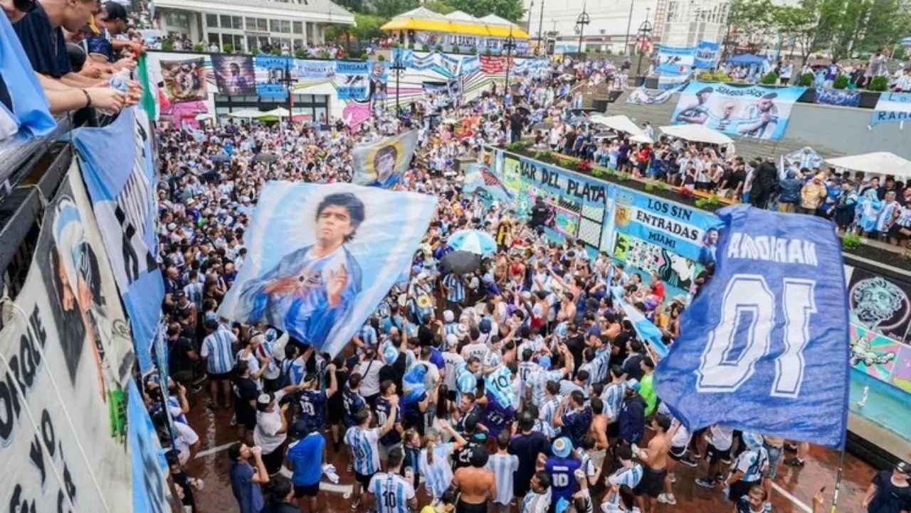 Hinchas argentinos quedaron varados y denuncian entradas caras para el Mundial