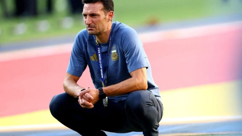 "Me duele en el alma, lo siento": Scaloni lloró y tuvo que abandonar la conferencia de prensa