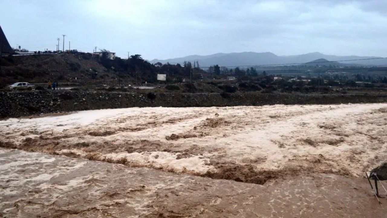 Ordenaron evacuar cinco sectores de La Serena por desborde del río Elqui