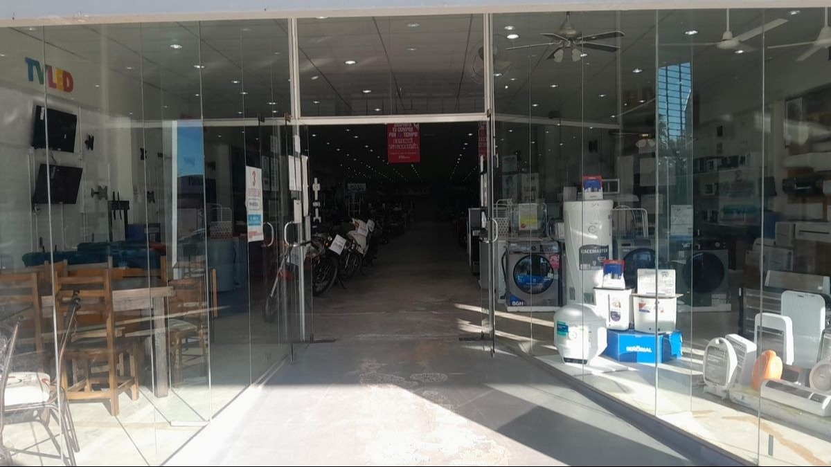 Banda que robaba comercios en Sarmiento: a uno probation y el otro a juicio
