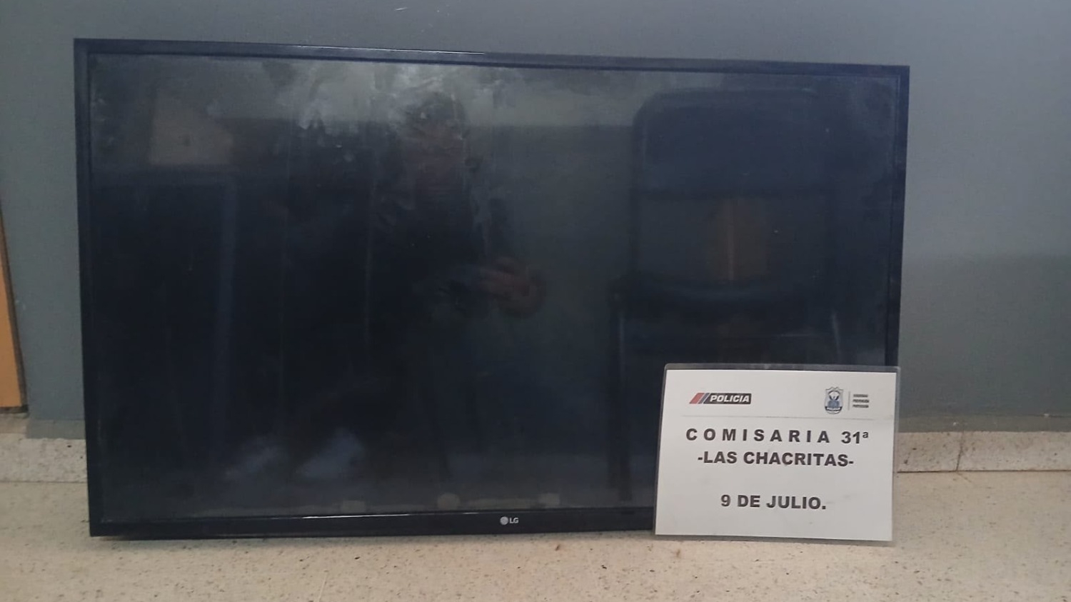Hallaron un televisor robado oculto entre malezas en 9 de Julio