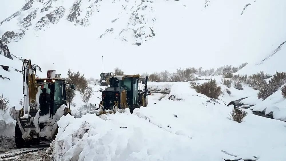 Piden evitar la Ruta 400 por riesgo de avalanchas y derrumbes