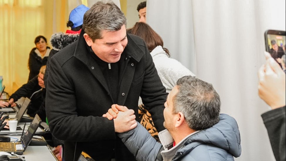 Orrego llevó salud, trámites y anteojos a vecinos de Pocito