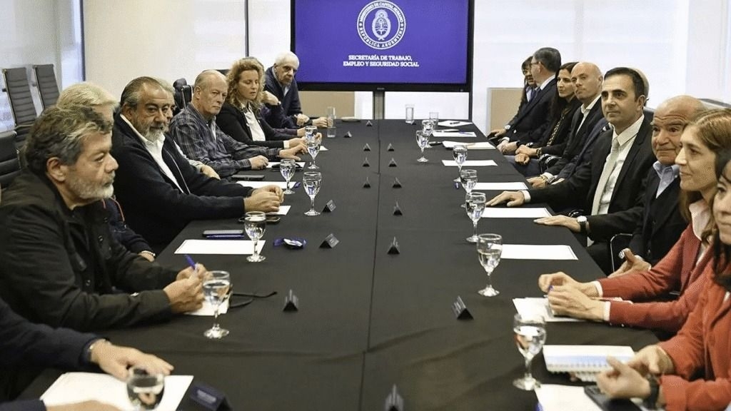 Nación modificó el decreto tras reclamos de la CGT