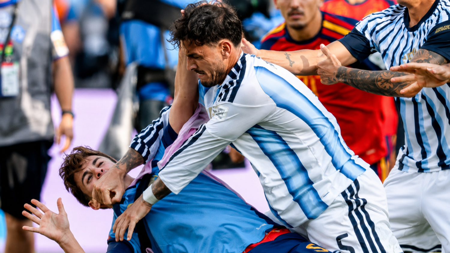 Gavi pidió que no castiguen a Paredes: "Al final todo es fútbol"