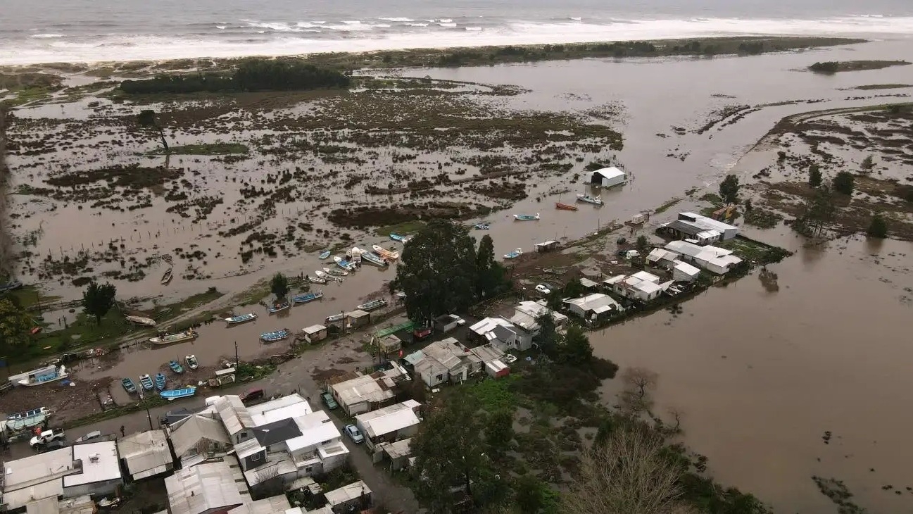 El brutal temporal en Chile dejó a más de 100.000 personas aisladas
