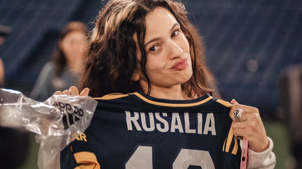 Qué dice la canción de Rosalía que desató el enojo de los argentinos