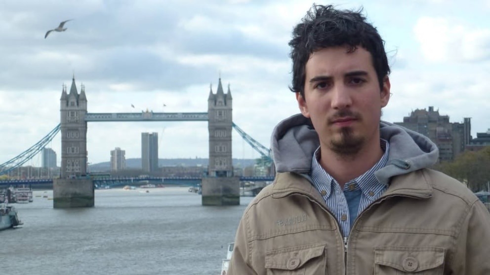 En España asesinaron de 13 puñaladas a un ingeniero sanjuanino