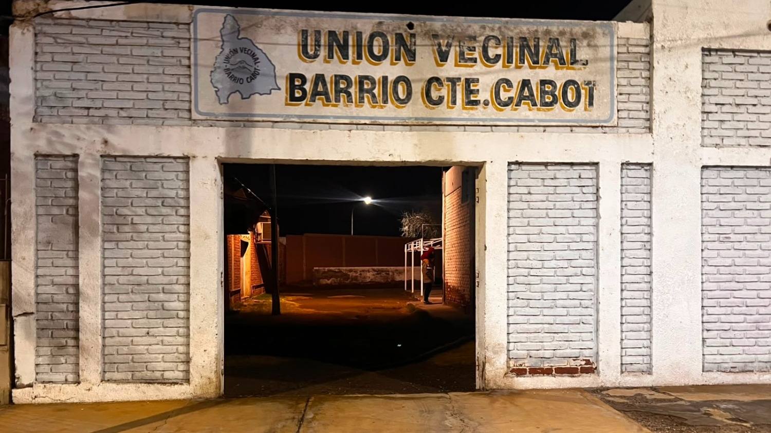 La Unión Vecinal Barrio Cabot resultó damnificada en este hecho.