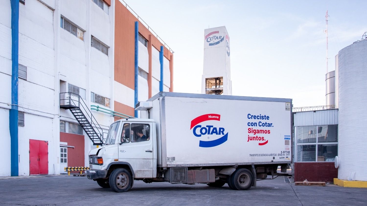 Los trabajadores de Nueva Cotar de la Gente buscan ser propietarios de la empresa