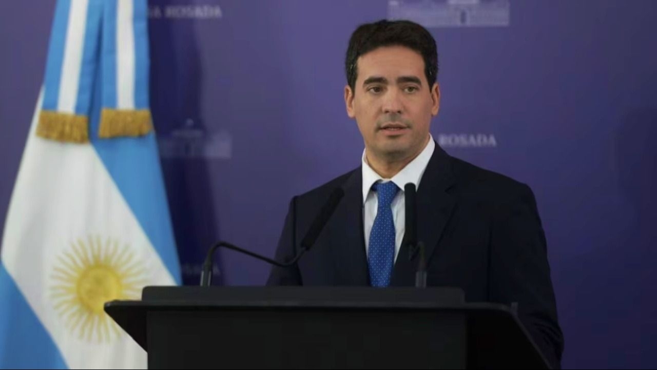El vocero presidencial admitió que el dólar podría llegar a los $1.800