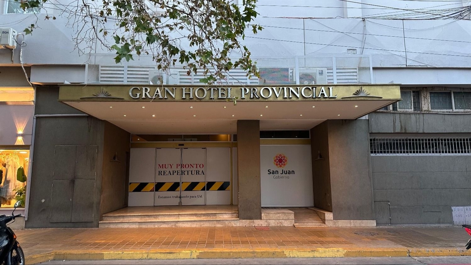 Dos ofertas avanzan en la licitación para concesionar el Hotel Provincial