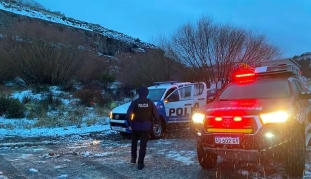 Caída y tragedia por la muerte de una nena en medio de intensas nevadas