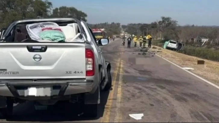 Un hombre y una nena de cuatro años murieron tras chocar en una camioneta