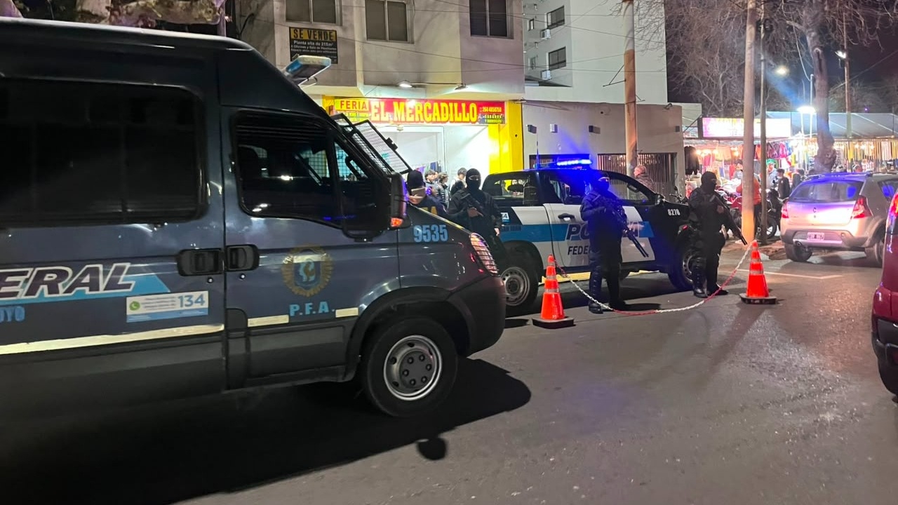 La PFA hizo cuatro allanamientos y secuestró prendas falsificadas