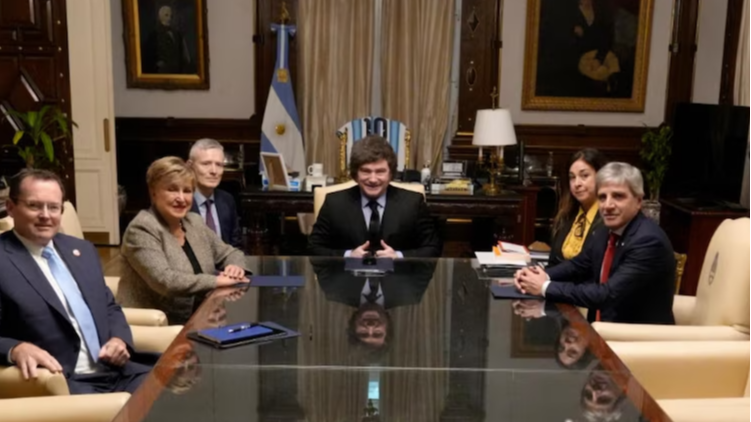 Milei recibió a Georgieva y la sumó a una reunión ampliada de Gabinete