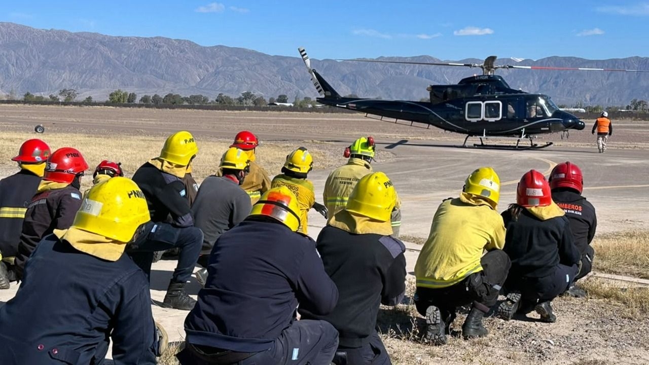 Con aviones hidrantes y helicópteros, San Juan profesionalizó a sus equipos de emergencia
