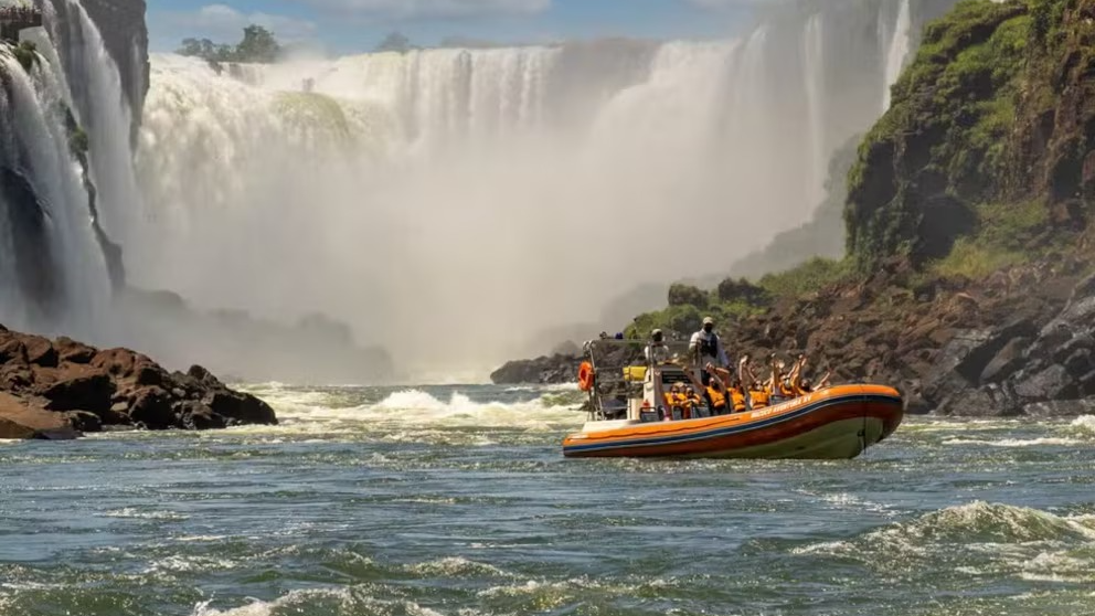 Murió un turista tras el vuelco de una lancha en las Cataratas del Iguazú