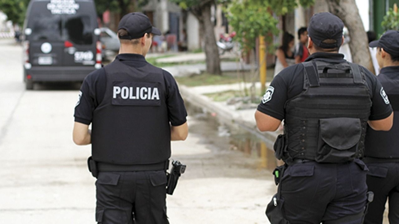 Detuvieron a dos expolicías, padre e hijo, acusados de matar a un joven desaparecido