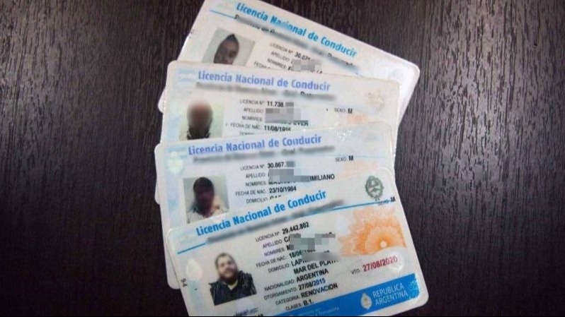 Por un camionero de Sarmiento, se destapó una red de venta ilegal de carnet
