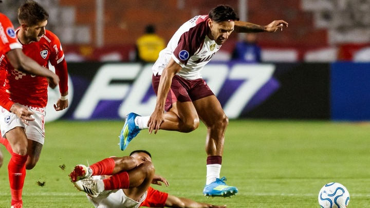 Lanús sufrió una dura goleada en Perú y quedó eliminado de la Sudamericana